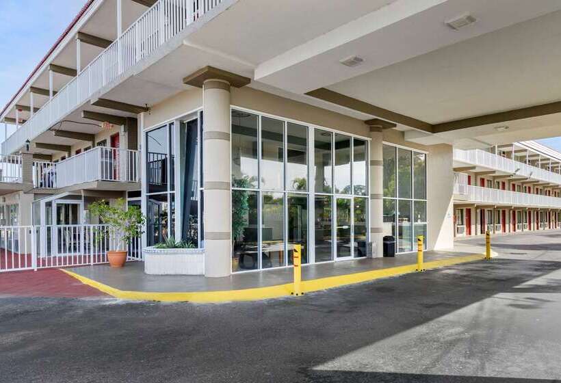 فندق Rodeway Inn Clearwaterlargo