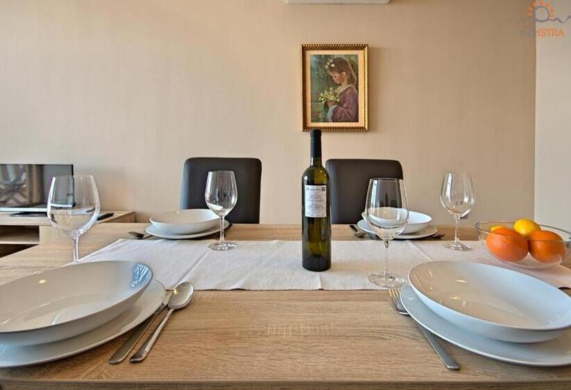 فندق Rotonda Inn Novigrad