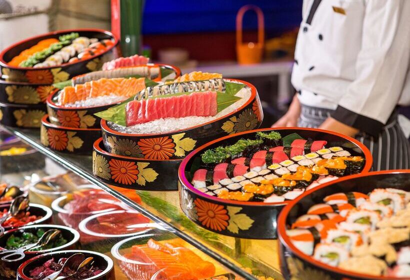 هتل Shangri La Shenzhen   Nearby Luohu Border, Outdoor Swimming Pool