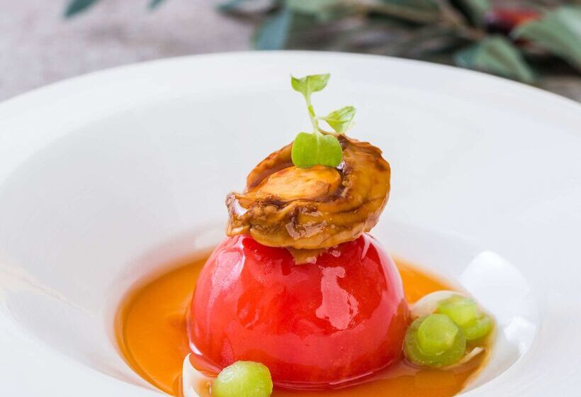 هتل Shangri La Shenzhen   Nearby Luohu Border, Outdoor Swimming Pool