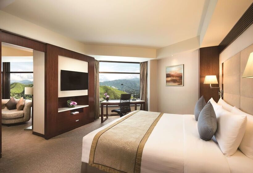 هتل Shangri La Shenzhen   Nearby Luohu Border, Outdoor Swimming Pool