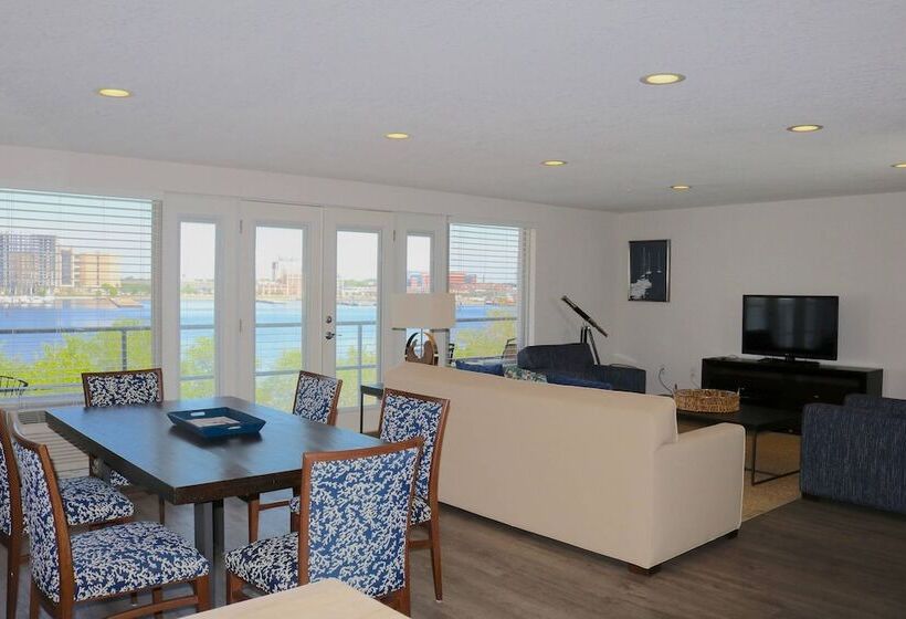 Southbank Hotel By Marriott Jacksonville Riverwalk