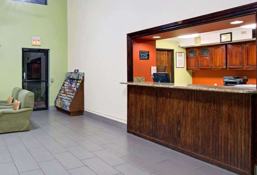 فندق Super 8 By Wyndham Clearwater/st. Petersburg Airport