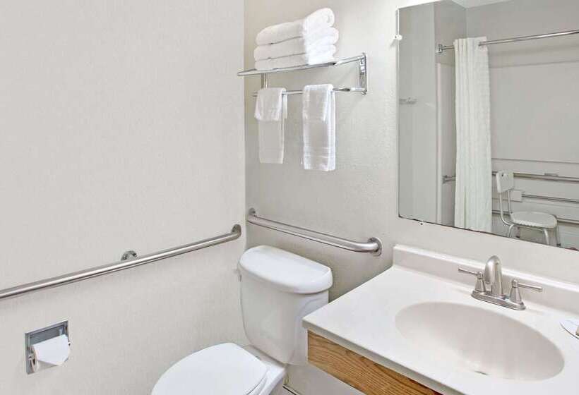 فندق Super 8 By Wyndham Clearwater/st. Petersburg Airport