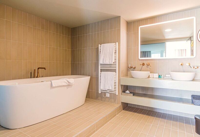 ホテル Swissôtel Kursaal Bern