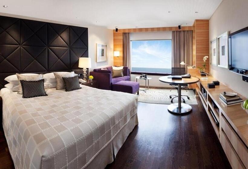 هتل Taj Lands End