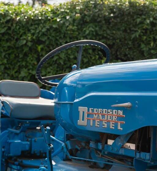 فندق Tewinbury Farm