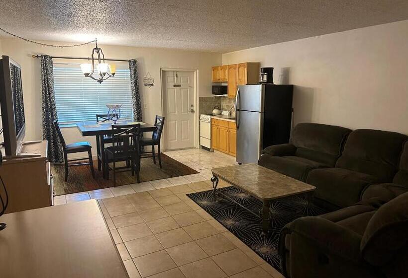 فندق The Floridian Inn