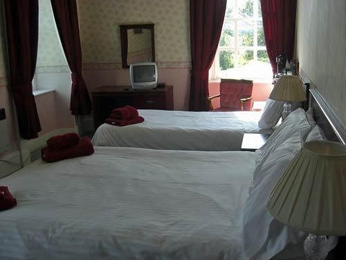 Отель The Forbes Arms