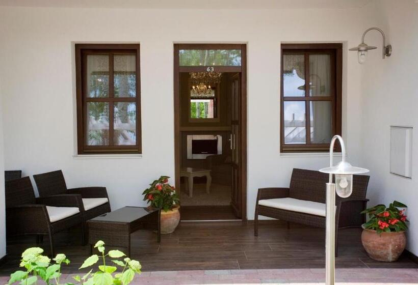 فندق Varga Tanya