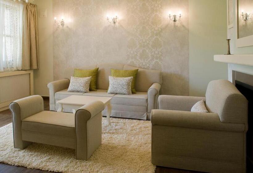 فندق Varga Tanya