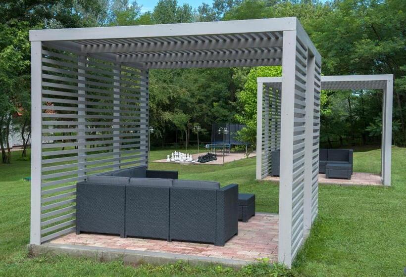 فندق Varga Tanya