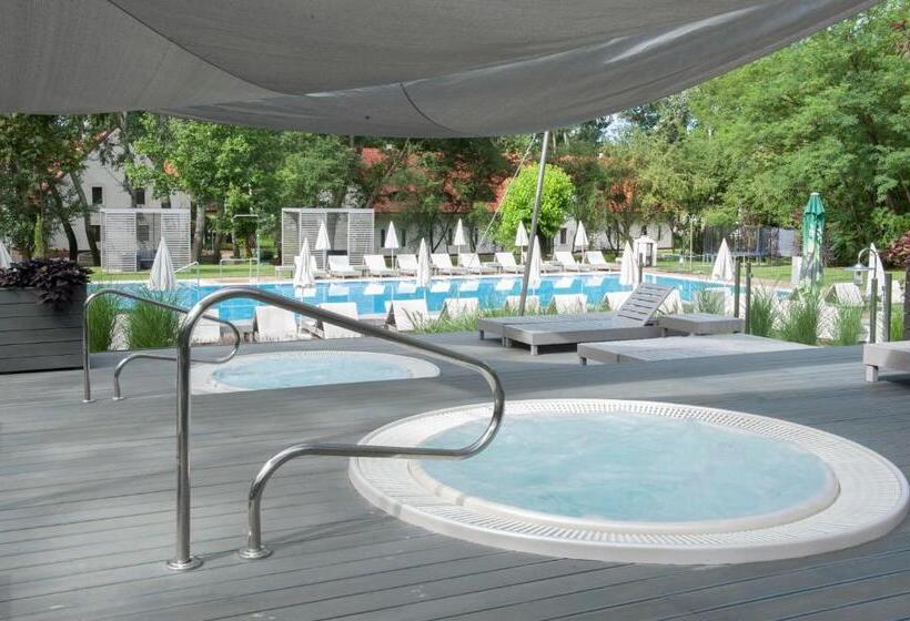 فندق Varga Tanya