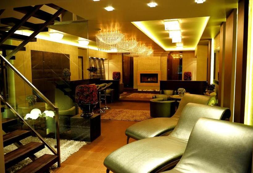 فندق Varga Tanya