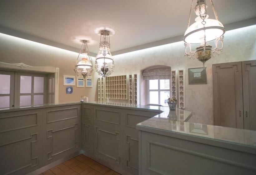 فندق Varga Tanya