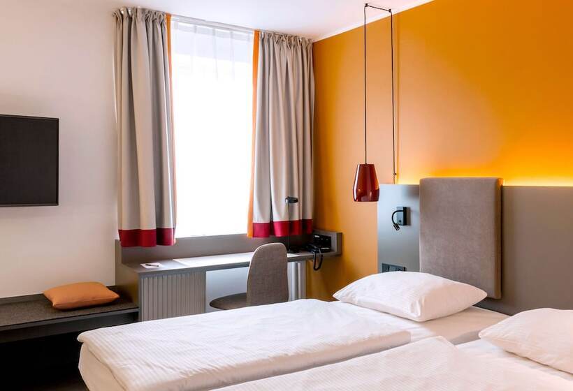 בית מלון כפרי Vienna House Easy By Wyndham Cracow