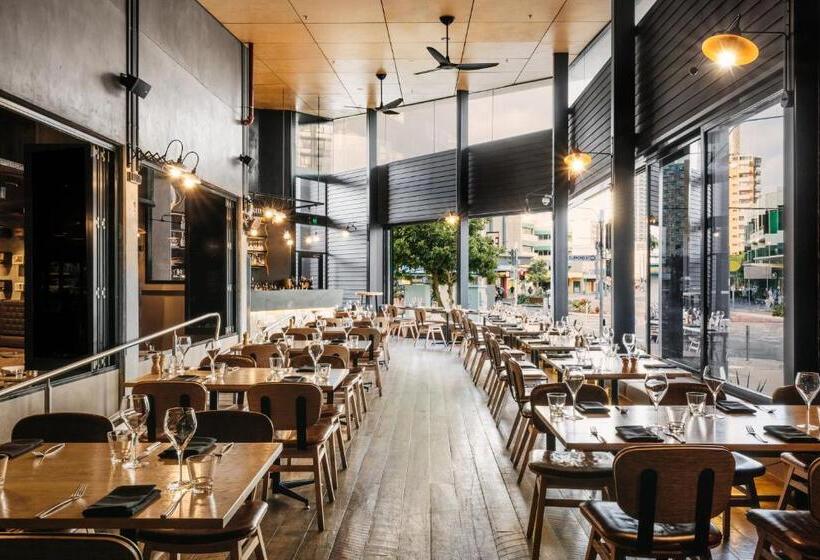 Отель Voco Gold Coast, An Ihg