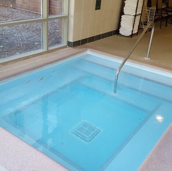 ホテル Wyndham Moline On John Deere Commons