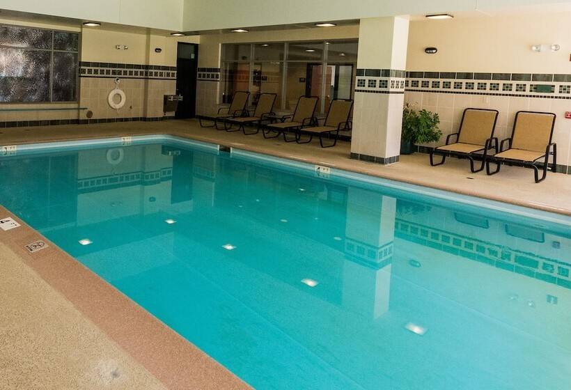 هتل Wyndham Moline On John Deere Commons