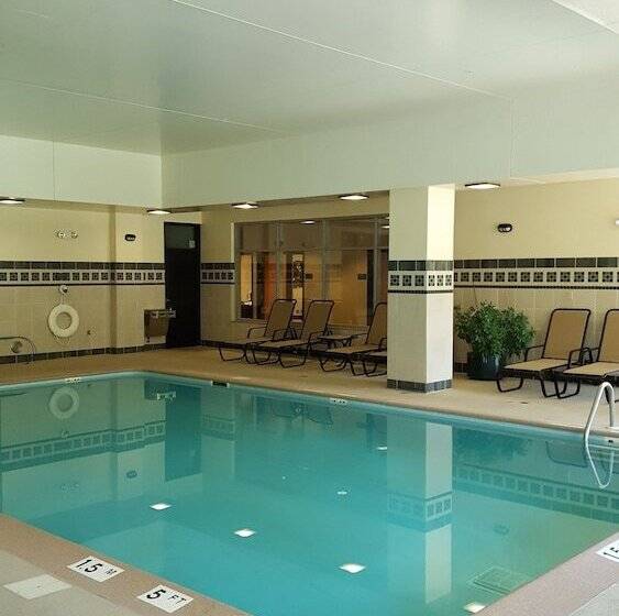 ホテル Wyndham Moline On John Deere Commons