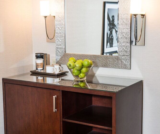 هتل Wyndham Moline On John Deere Commons