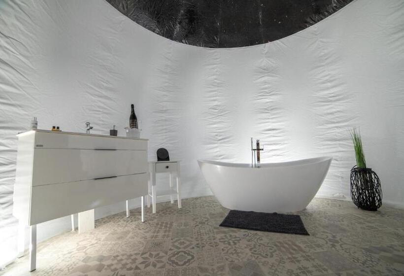 Nomad Hotel & Glamping