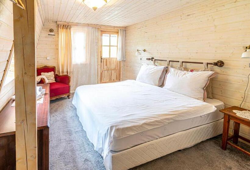 Nomad Hotel & Glamping