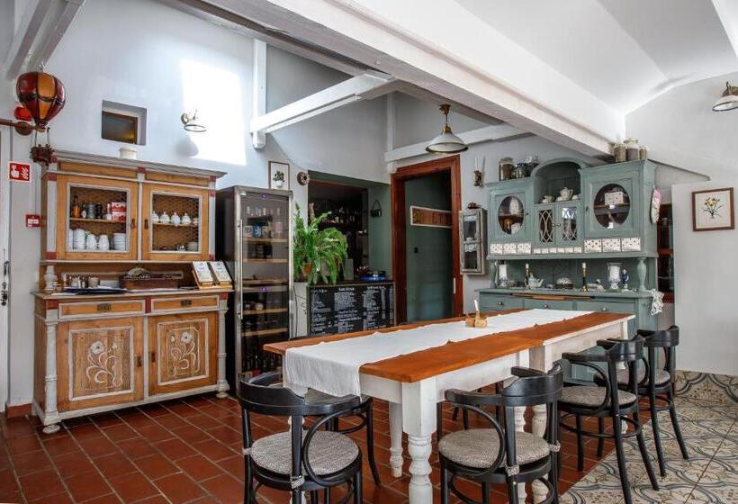 Nomad Hotel & Glamping