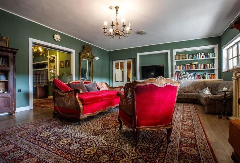 Nomad Hotel & Glamping