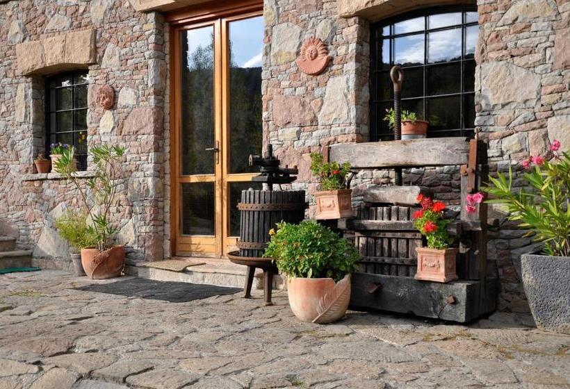 Nomad Hotel & Glamping