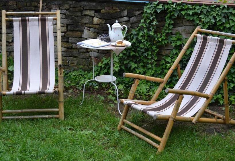 Nomad Hotel & Glamping