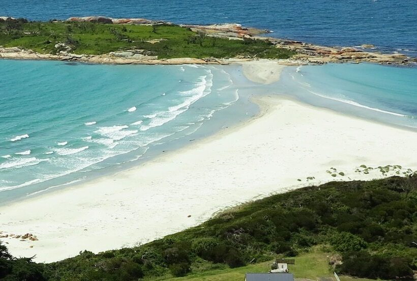 Diamond Island Resort & Bicheno Penguin Show