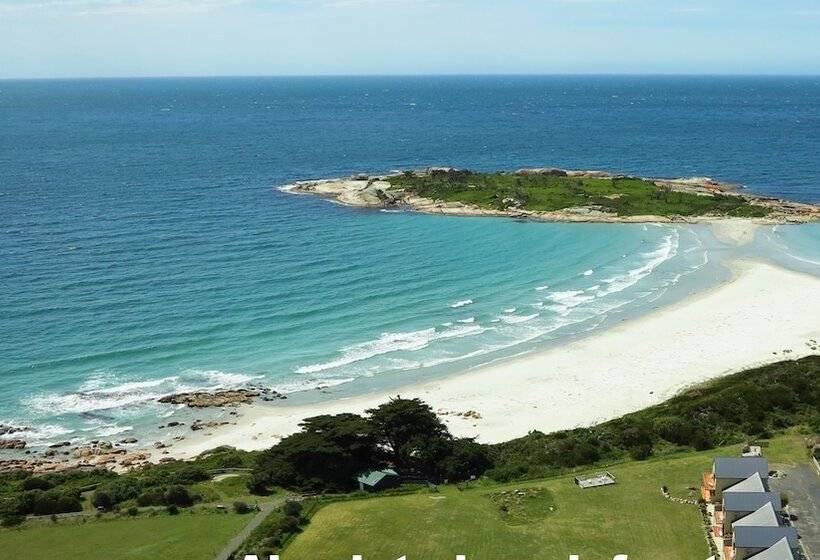 Diamond Island Resort & Bicheno Penguin Show