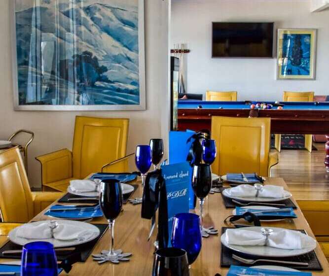 Diamond Island Resort & Bicheno Penguin Show