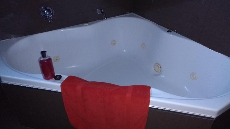 Diamond Island Resort & Bicheno Penguin Show