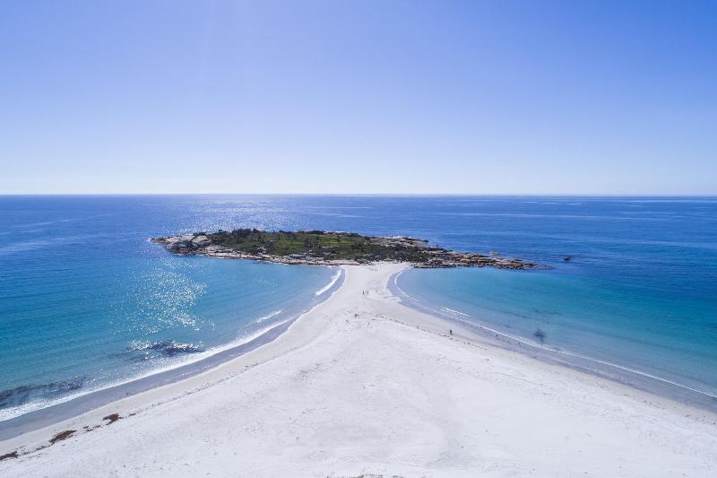 Diamond Island Resort & Bicheno Penguin Show