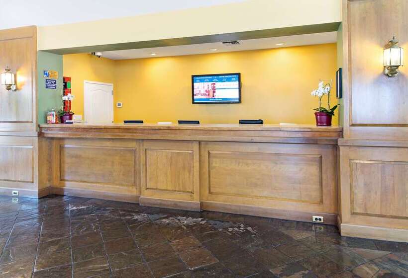 渡假胜地  Hilton Vacation Club Grand Beach Orlando