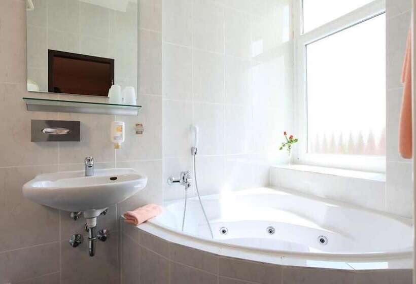 Adesso Hotel Kassel  Pay At Property On Arrival  Ihr Automatenhotel In Kassel