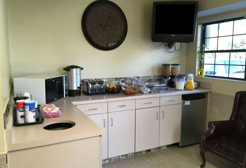 فندق Days Inn By Wyndham York Alabama