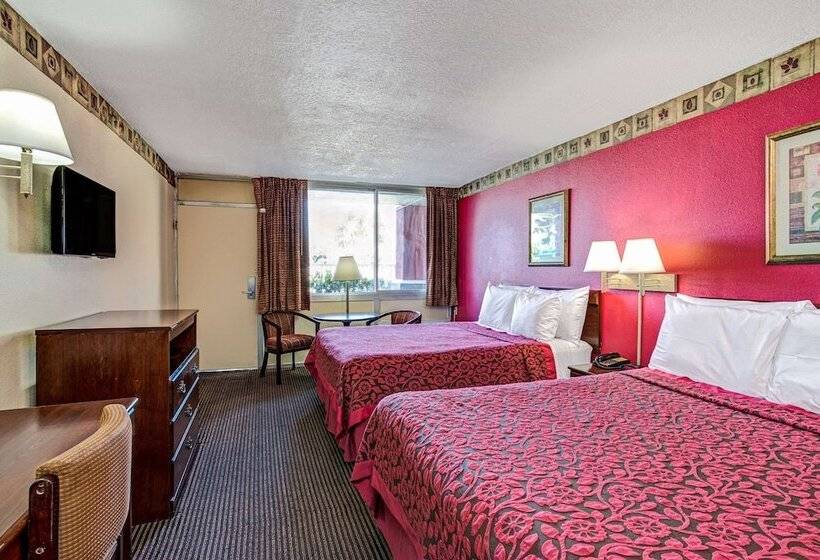 فندق Days Inn By Wyndham York Alabama