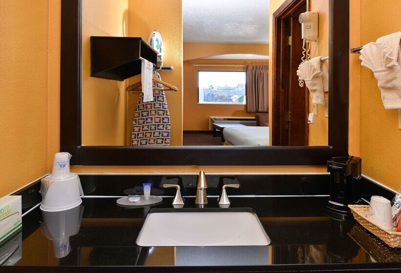 בית מלון כפרי Days Inn & Suites By Wyndham Byram