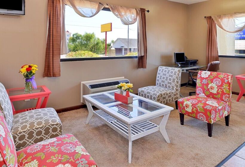 בית מלון כפרי Days Inn & Suites By Wyndham Byram