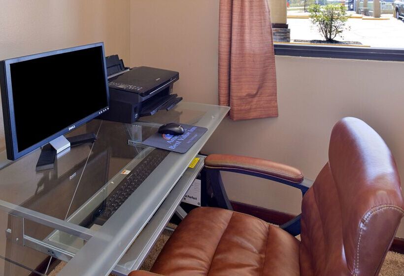 בית מלון כפרי Days Inn & Suites By Wyndham Byram