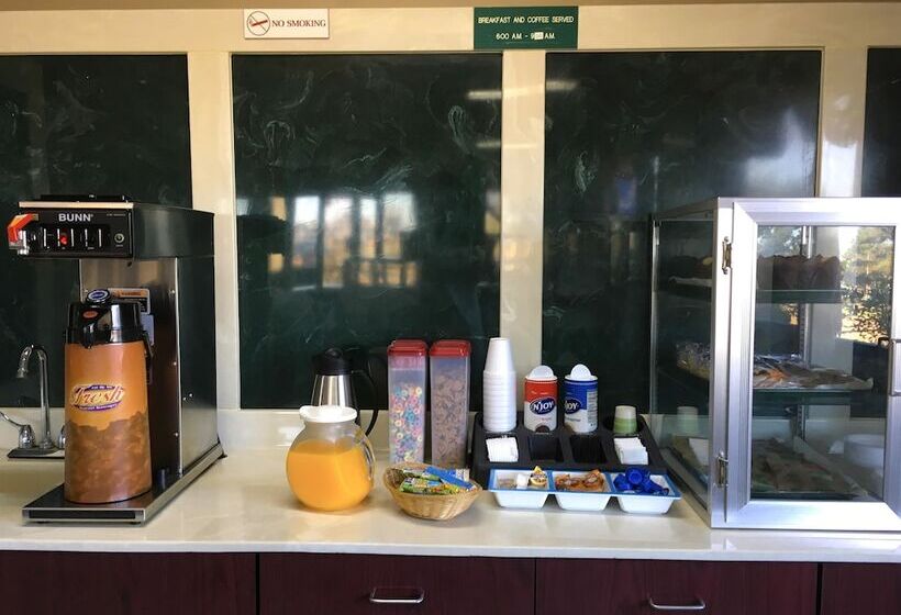 בית מלון כפרי Days Inn & Suites By Wyndham Byram