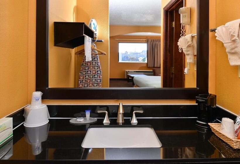 בית מלון כפרי Days Inn & Suites By Wyndham Byram