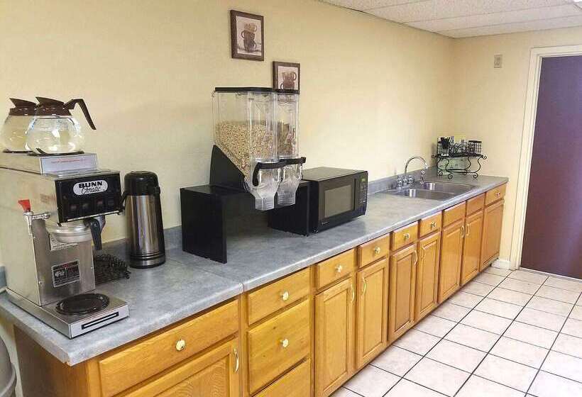 酒店 Americas Best Value Inn Evansville East