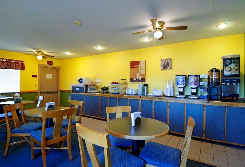 فندق Americas Best Value Inn Garden City