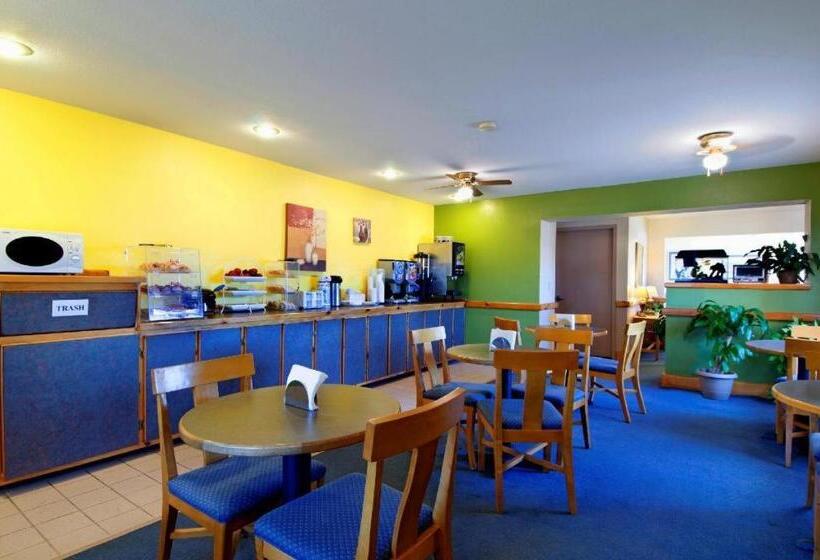 فندق Americas Best Value Inn Garden City