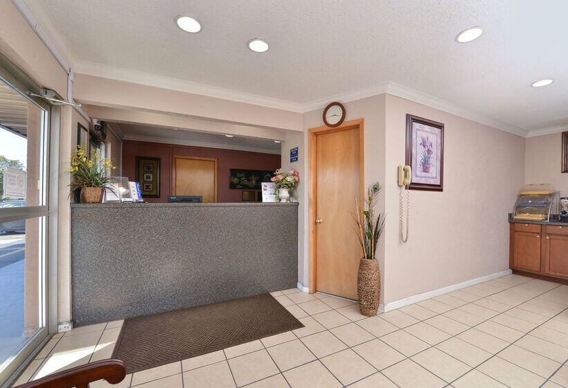 호텔 Americas Best Value Inn Indianola