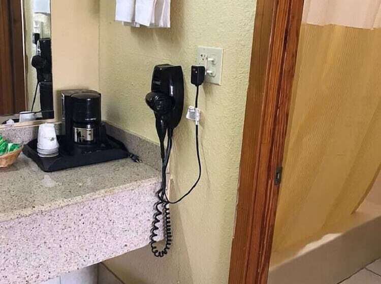 호텔 Americas Best Value Inn Indianola